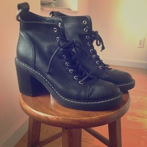 Ladies boots
